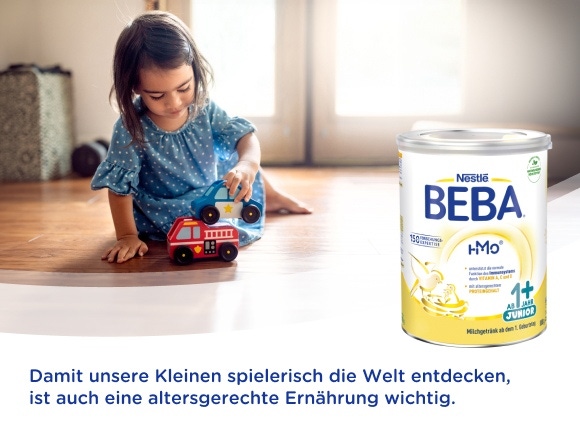 Mädchen spielt_Playmobil_BEBA